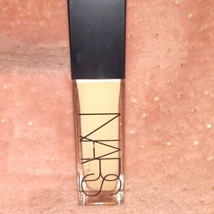NARS radiance long wear foundation in: Siberia
